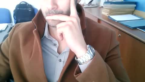 giuseppevai1 online show from November 3, 2025, 10:05 am