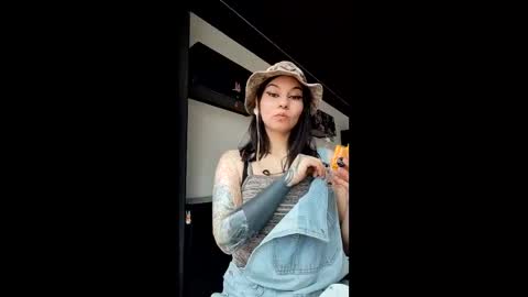 Snapshot of give_me_orgasms chatting on December 21, 2025, 4:36 pm Nice to meet you my name is Heyli online show from December 21, 2025, 4:36 pm