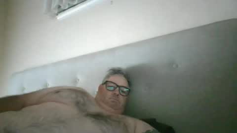 Snapshot of gixxer06 chatting on May 5, 2026, 10:29 pm bi Gixxer online show from May 5, 2026, 10:29 pm