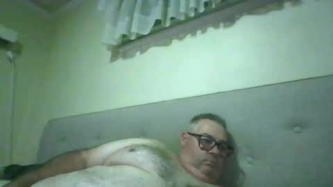 Snapshot of gixxer06 chatting on May 17, 2026, 6:33 am bi Gixxer online show from May 17, 2026, 6:33 am