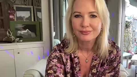 Gl1tter Barbie online show from September 23, 2025, 10:40 am