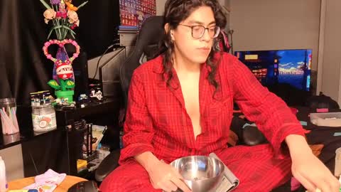 glaceon9 online show from February 7, 2025, 7:38 pm