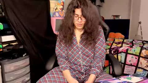 glaceon9 online show from December 3, 2025, 2:41 am