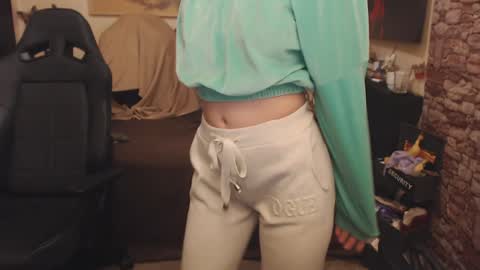 Snapshot of glamourhottie chatting on December 13, 2024, 10:41 am Glamourhottie online show from December 13, 2024, 10:41 am