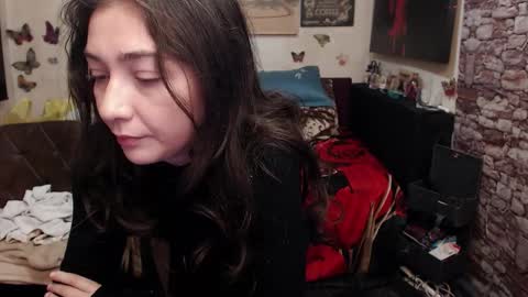 Glamourhottie online show from November 12, 2025, 9:21 am