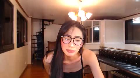 gleiahong online show from October 15, 2025, 12:27 pm