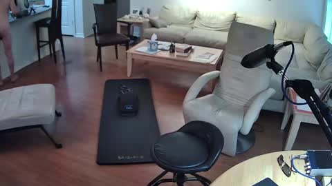 glennbitch online show from December 25, 2024, 7:02 pm