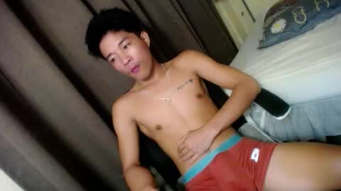 glenndou_daxs online show from October 17, 2025, 12:08 pm