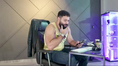 Matthew .. for short call me Matt online show from December 2, 2024, 8:41 am