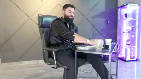 Matthew .. for short call me Matt online show from December 4, 2024, 4:21 am