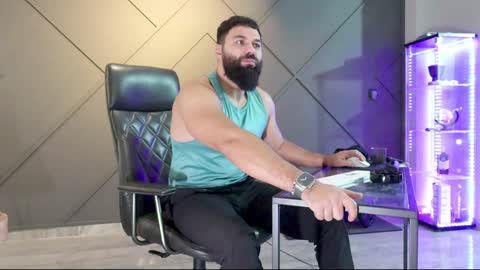 Matthew .. for short call me Matt online show from December 5, 2024, 4:53 am