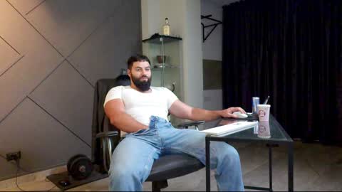 Matthew .. for short call me Matt online show from January 4, 2025, 8:16 pm