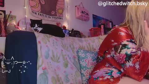 Glitch online show from January 19, 2025, 5:26 am