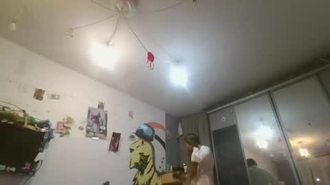 Snapshot of glitter_doll chatting on January 7, 2025, 5:20 pm glitter_doll online show from January 7, 2025, 5:20 pm