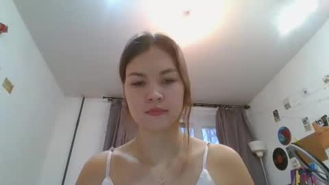 Snapshot of glitter_doll chatting on January 8, 2025, 11:43 am glitter_doll online show from January 8, 2025, 11:43 am