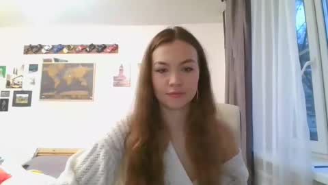 Snapshot of glitter_doll chatting on March 1, 2025, 2:44 pm glitter_doll online show from March 1, 2025, 2:44 pm