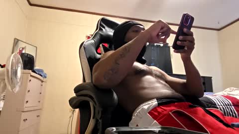 glomightyj online show from May 11, 2026, 6:27 pm