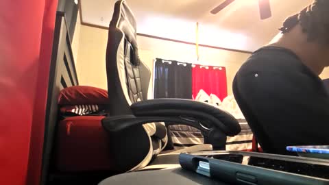 Snapshot of glomightyj chatting on June 10, 2026, 8:41 pm glomightyj online show from June 10, 2026, 8:41 pm