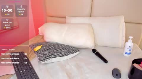 Snapshot of gloomy_sweetness chatting on February 11, 2025, 5:16 am Gloomy Sweetness online show from February 11, 2025, 5:16 am