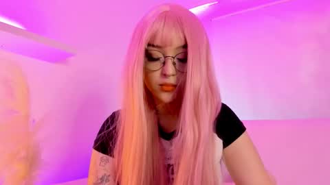 Mimi online show from September 12, 2025, 5:46 pm