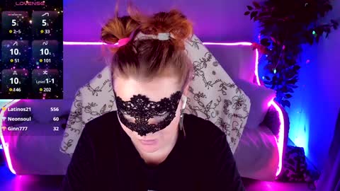 gloriagrays online show from February 6, 2025, 12:05 pm