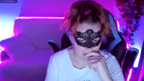 gloriagrays online show from September 17, 2025, 7:15 pm