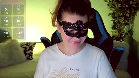 gloriagrays online show from October 31, 2025, 7:59 pm