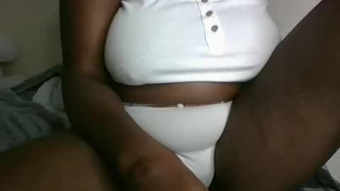 glorious_t online show from November 1, 2025, 2:13 am