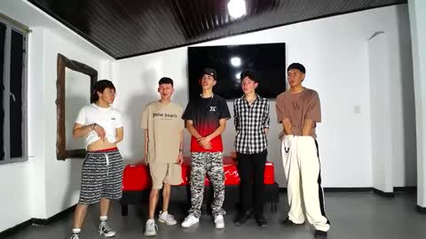 THOMAS AND DAMIAND online show from September 10, 2025, 6:08 pm