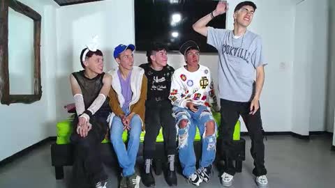 THOMAS AND DAMIAND online show from October 31, 2025, 6:42 pm