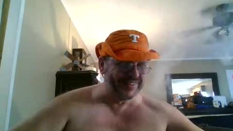 IDKIDCIDGAF online show from October 4, 2025, 5:22 pm