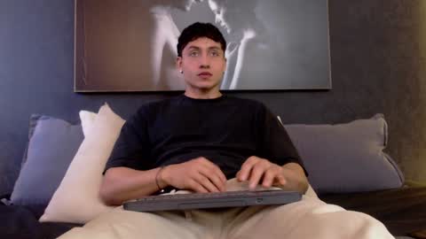 Snapshot of god_of_olympus1 chatting on December 19, 2024, 1:51 pm steven online show from December 19, 2024, 1:51 pm