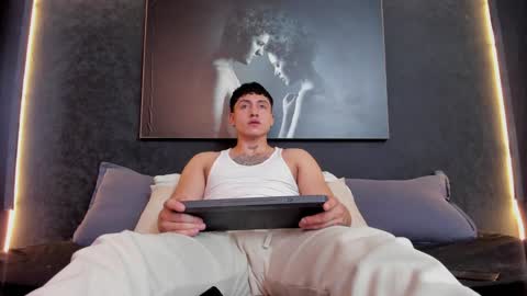 Snapshot of god_of_olympus1 chatting on January 4, 2025, 10:13 pm steven online show from January 4, 2025, 10:13 pm