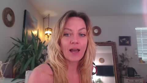 Alisha Dallas online show from February 20, 2025, 10:48 pm