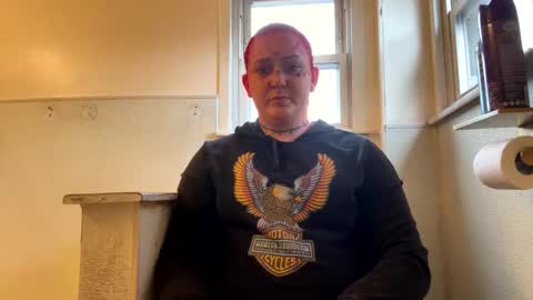 goddess182002 online show from October 27, 2025, 4:55 pm