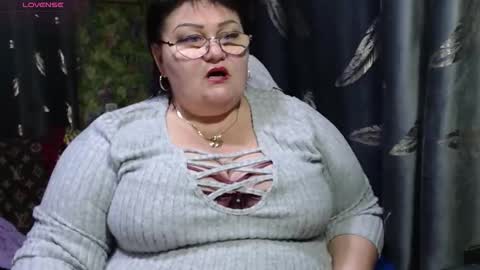 Goddess online show from November 1, 2025, 11:12 am