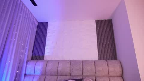 goddess_eli77 online show from April 1, 2026, 3:07 am