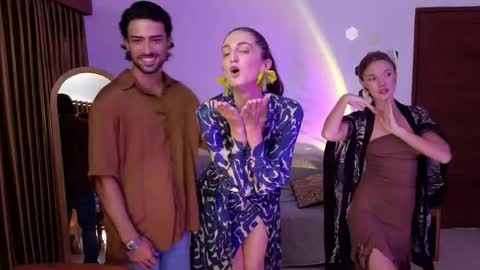   330 UTC2 girls   online show from March 31, 2026, 3:30 am