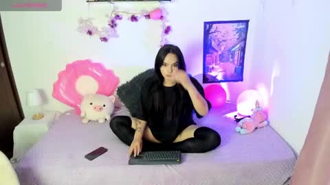 Snapshot of goddess_of_the_moon chatting on May 3, 2026, 9:43 pm Andreas Moon online show from May 3, 2026, 9:43 pm