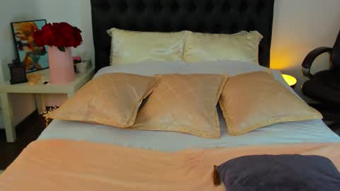 Katrin online show from October 27, 2025, 4:27 am