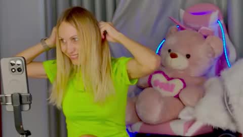 Katarina online show from November 5, 2025, 11:21 am