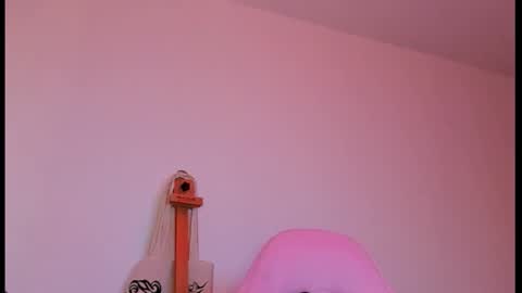 vee online show from October 15, 2025, 10:43 pm