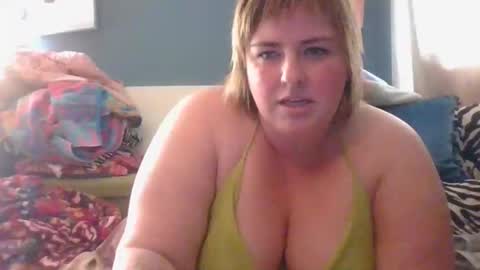 GoddesseE online show from April 20, 2026, 9:05 pm