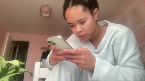 Snapshot of goddesselxo chatting on April 5, 2026, 6:16 pm Goddess L online show from April 5, 2026, 6:16 pm