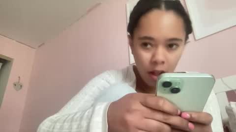 Snapshot of goddesselxo chatting on April 6, 2026, 8:26 am Goddess L online show from April 6, 2026, 8:26 am
