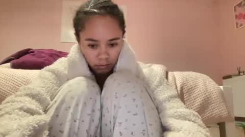 Snapshot of goddesselxo chatting on May 13, 2026, 9:22 pm Goddess L online show from May 13, 2026, 9:22 pm