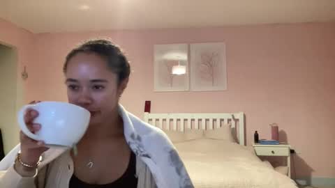 Snapshot of goddesselxo chatting on May 15, 2026, 7:54 pm Goddess L online show from May 15, 2026, 7:54 pm
