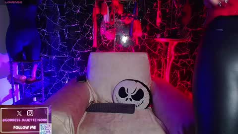 Goddes Juliette Noiir online show from April 17, 2026, 11:02 am