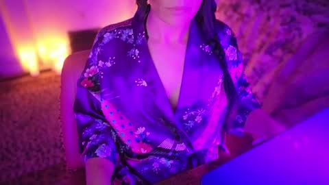 Goddess Mae  NYC online show from November 26, 2025, 2:34 am