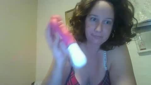 Crystal online show from February 12, 2026, 5:02 am